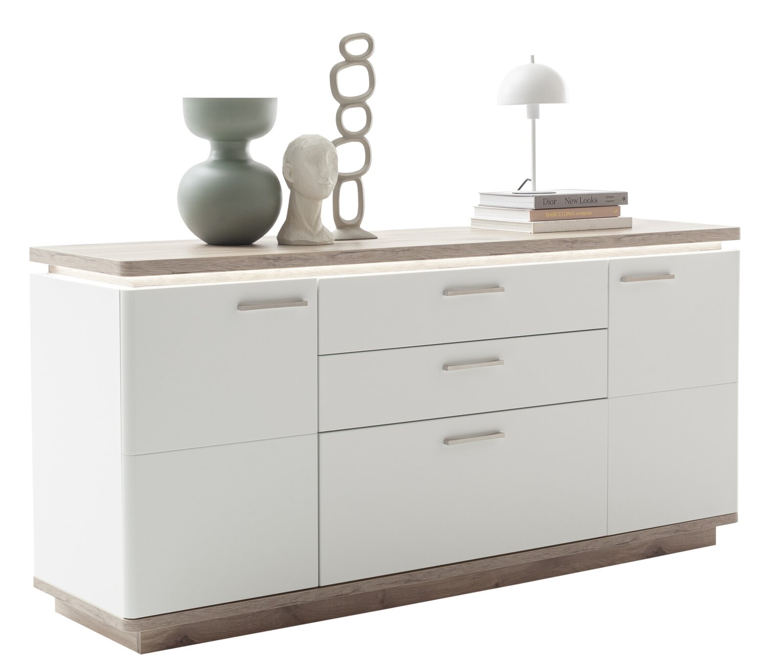 Modernes Sideboard in Weiß mit Holzdetails, dekoriert mit Vasen und Büchern, seitliche Perspektive