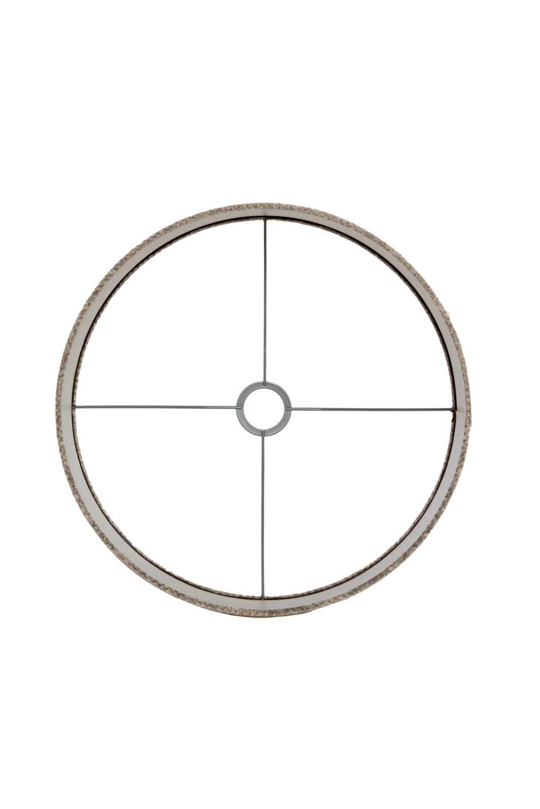 Bovenaanzicht van een ronde lampenkap met metalen spanten.