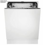 Einbaugeschirrspüler in der Frontalansicht mit geöffneter Tür, Dieter Knoll Collection