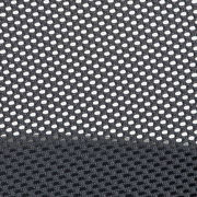 Nahaufnahme eines Netzgewebes, perspektivisch von oben betrachtet, verwendet für einen Drehstuhl.