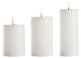Drei weiße 3D-LED-Kerzen in verschiedenen Größen mit flackernder Flamme, frontal betrachtet.