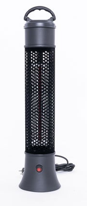 Infrarot-Standheizstrahler in Frontalansicht mit schwarzem Gitterdesign und rotem Schalter an der Basis.