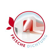 Nahaufnahme eines quadratischen Glasbehälters mit rotem Dichtungselement, Perspektive von oben.