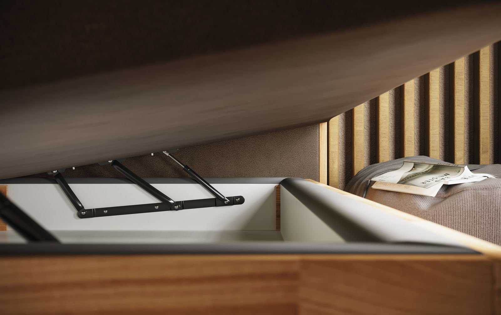 Nahaufnahme eines Boxspringbetts mit geöffneter Bettkastenfunktion, seitliche Perspektive