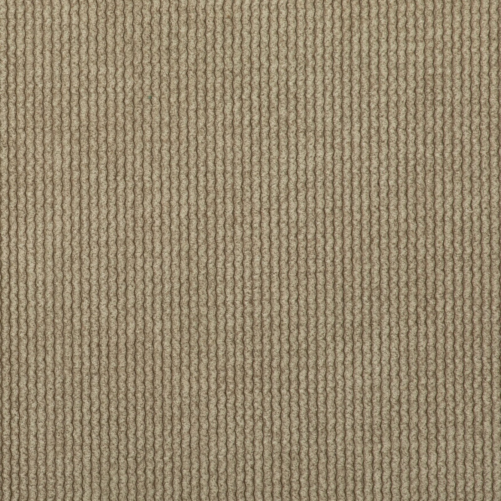 Novel Armlehnstuhl LAILA Nahaufnahme eines strukturierten, beige-braunen Stoffes mit vertikalen Linien.