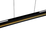 Moderne LED-Hängeleuchte in Schwarz und Gold, seitliche Perspektive