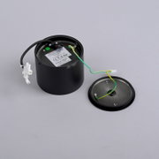 LED-Deckenleuchte PURE POINT von Neuhaus, Ansicht von oben mit abgenommener Abdeckung, zeigt Verkabelung und Anschlussdetails.