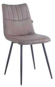 Moderner Stuhl mit braunem Stoffbezug und schwarzen Metallbeinen, seitliche Perspektive