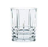 Klares, facettiertes Glas aus dem Highland 4-teiligen Set, frontal fotografiert.