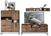 Wandkombination aus Holz mit modernem Design, bestehend aus einem hohen Schrank, einem TV-Schrank und einem Wandregal, frontal betrachtet.