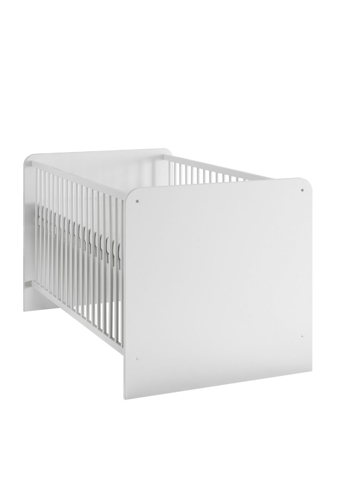 Weißes Babybett aus Holz, seitliche Perspektive