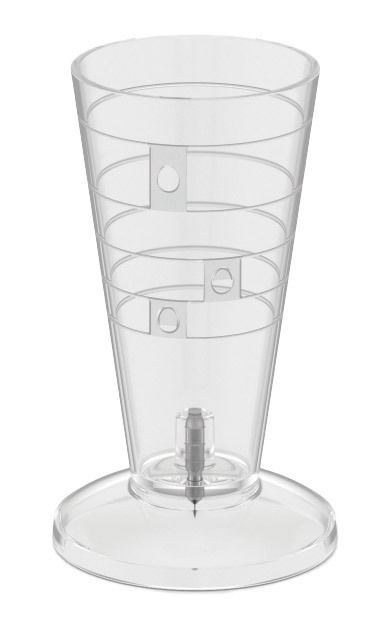 Transparenter Messbecher mit Skala und Ei-Picker, seitliche Ansicht