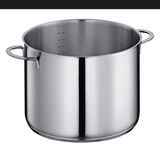 Edelstahl-Suppentopf CAPRI, 28 cm, mit seitlichen Griffen, aus der Perspektive leicht von oben betrachtet.