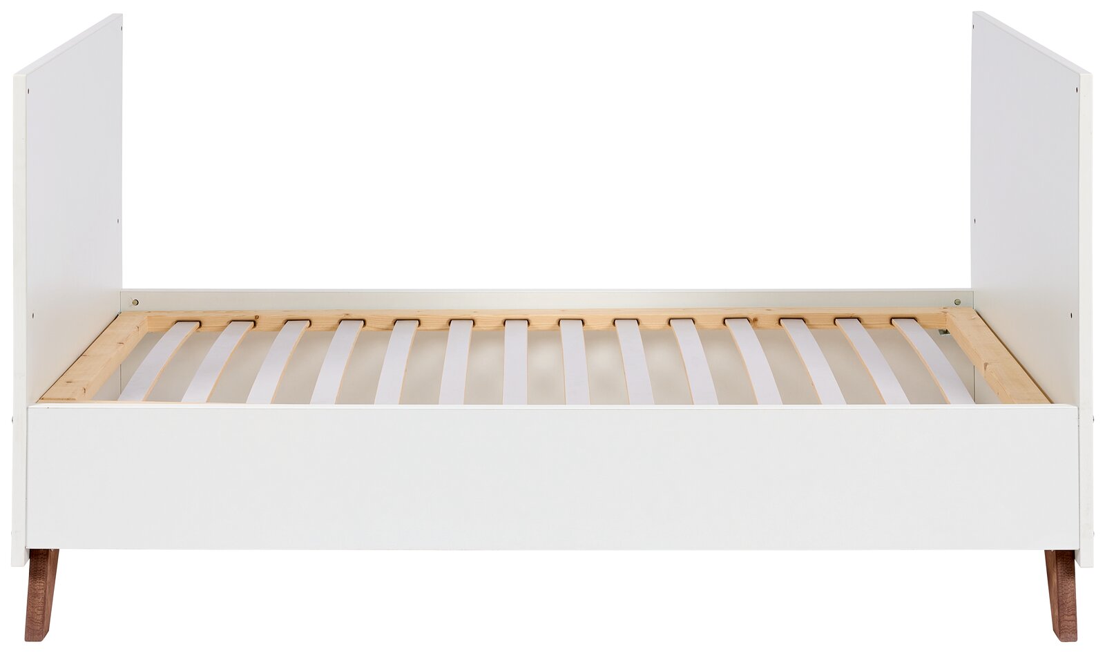 Weißes Kinderbett mit Holzlattenrost, seitliche Perspektive