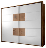 Schwebetürenschrank mit zwei Türen in Holzoptik und weißen Paneelen, seitliche Perspektive