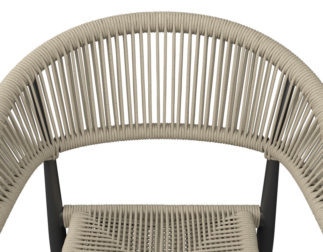 Nahaufnahme eines Stapelsessels mit beigem Seilgeflecht und schwarzem Rahmen, Ansicht von oben.