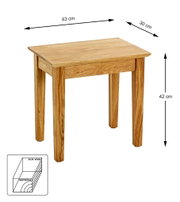 Kleiner Beistelltisch aus Massivholz in Naturholz-Optik, Maße ca. 43 x 30 x 42 cm, freigestellt auf weißem Hintergrund, perspektivische Frontansicht von schräg oben.