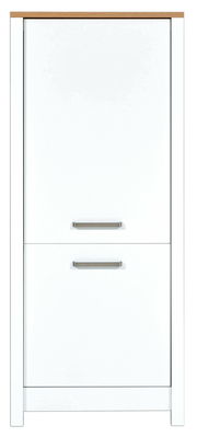 Weißer Kühlschrank-Umbau mit zwei Türen und silbernen Griffen, Frontalansicht