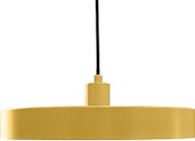 Goldene Hängeleuchte mit schlichtem, modernem Design, seitliche Perspektive