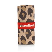 Gefaltete Mini Maxi Shopper Tasche im Leo Macchiato Design, Vorderansicht mit rotem reisenthel Band.