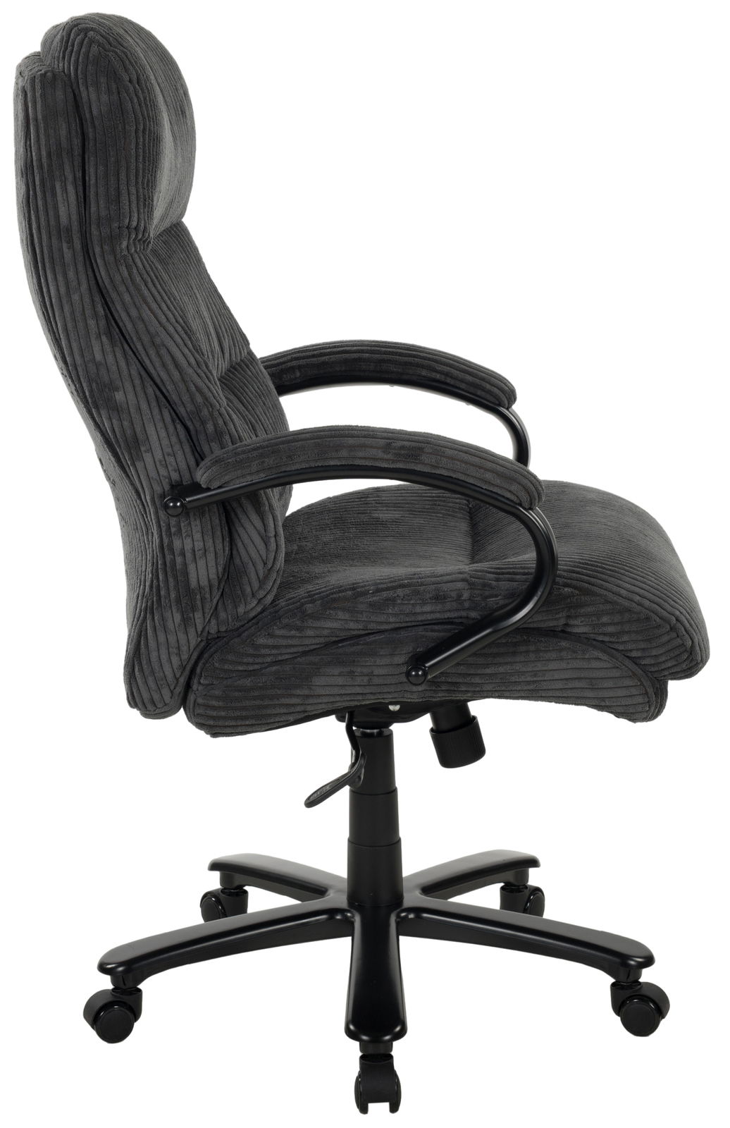 Seitliche Ansicht eines grauen Chefsessels mit gepolstertem Stoffbezug und Armlehnen auf einem schwarzen Drehfuß mit Rollen.