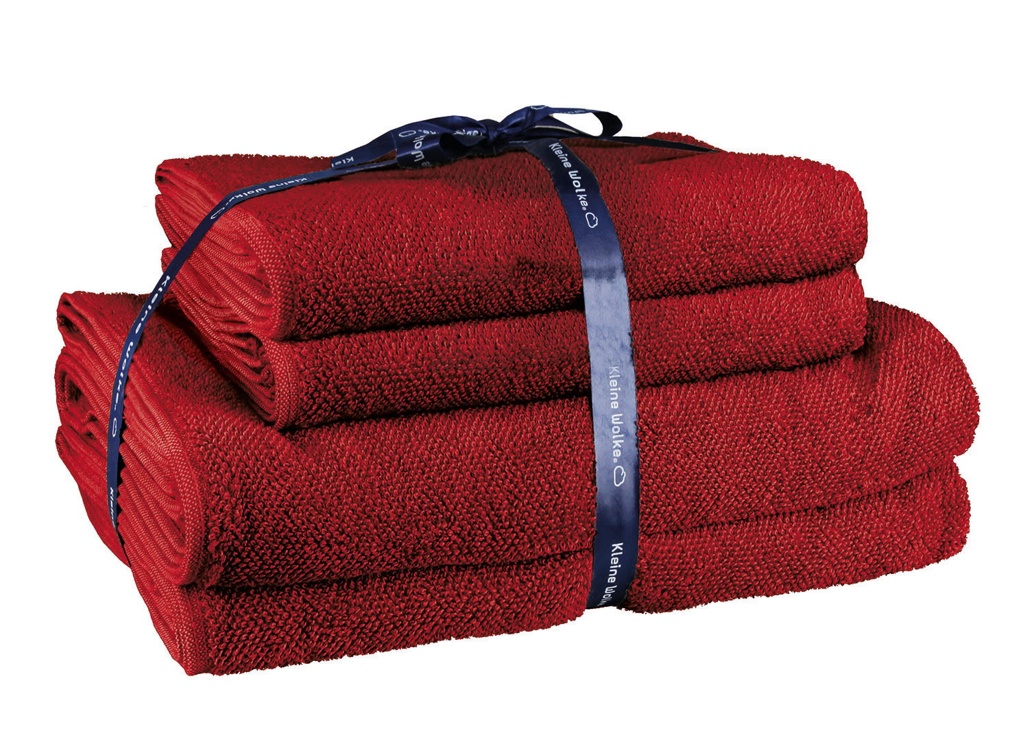 Rotes Handtuchset, bestehend aus vier Teilen, mit einer blauen Schleife gebunden, seitliche Perspektive