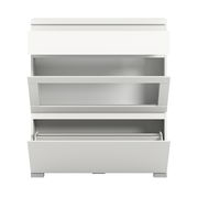 Weißer Schuhschrank mit drei offenen Klappen, frontale Ansicht