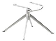 Metallgestell eines Armlehnstuhls aus seitlicher Perspektive