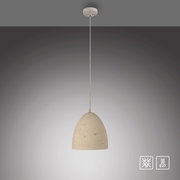 Beige Pendelleuchte mit gesprenkeltem, glockenförmigem Schirm und langem Kabel, frontale Ansicht von leicht unten vor grauem Hintergrund