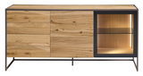 Frontale Ansicht eines modernen Sideboards aus Holz mit Schubladen und beleuchtetem Glasteil.