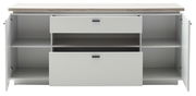 Weißes Sideboard mit zwei offenen Schubladen und zwei offenen Türen, frontal betrachtet.