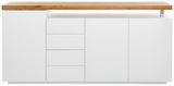 Frontansicht eines modernen XL-Sideboards mit weißem Korpus und Holzplatte.