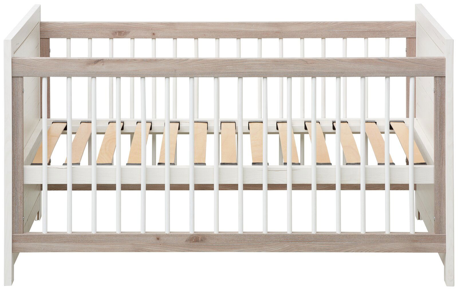 Frontansicht eines Kinderbetts mit Holzrahmen und weißen Gitterstäben.