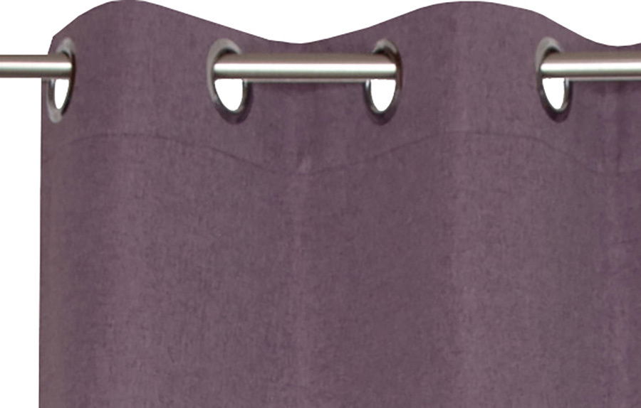 Lila Ösenschal 140x250cm aus Stoff, Nahaufnahme von oben mit Metallösen auf einer Gardinenstange