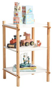 Weißes Kinder-Regal mit drei Ebenen, gefüllt mit buntem Spielzeug und Büchern, aus einer leicht seitlichen Perspektive fotografiert.