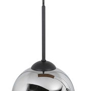 Moderne Hängeleuchte in glänzendem Chrom-Design, seitliche Perspektive