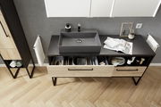 Moderne Badkombination mit grauem Waschbecken und Holzschubladen, Vogelperspektive