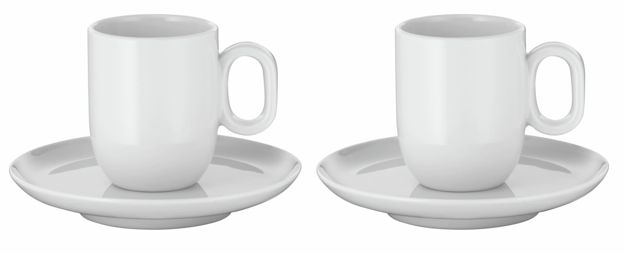 Twee witte espressokopjes met schoteltjes uit de WMF Barista-set, gezien van voren.