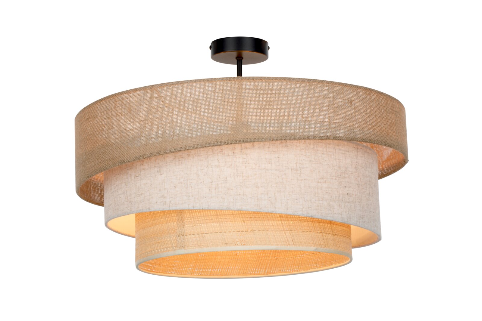 Plafondlamp met drie gelaagde ronde stoffen kappen in natuurlijke beige tinten en zwarte plafondbevestiging, gezien van voren in licht onderaanzicht