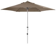 Beige parasol met slinger 320, vooraanzicht, met zilveren paal en slingermechanisme.