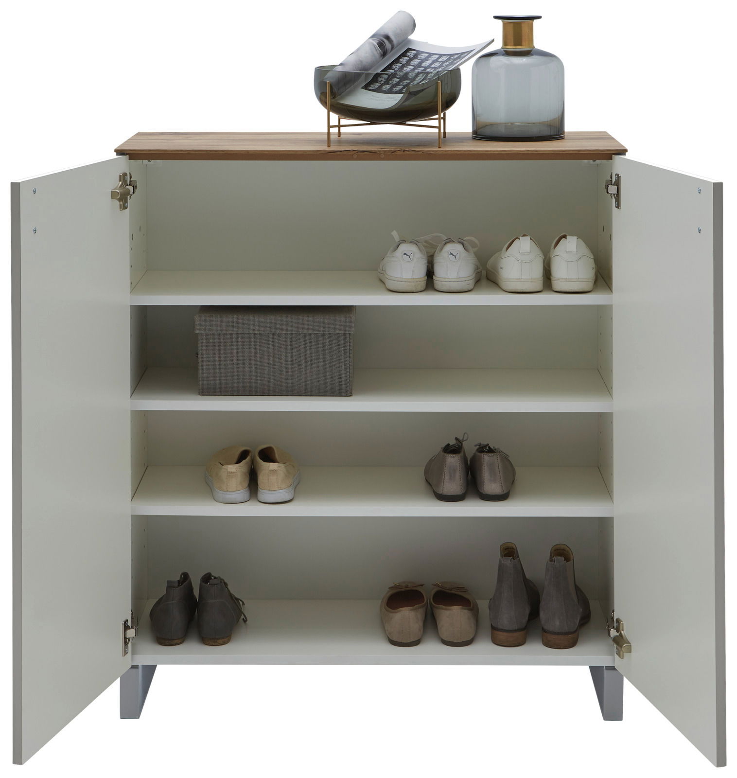 Dieter Knoll Schuhschrank CORTINA Offener Schuhschrank mit mehreren Regalböden, gefüllt mit Schuhen und einer Aufbewahrungsbox, aus frontaler Perspektive.