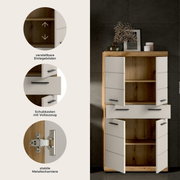Moderne Kommode/Highboard in Holzoptik mit weißen Fronten und schwarzen Griffen, Schublade mit Vollauszug und geöffneten Türen, verstellbare Einlegeböden und stabile Metallscharniere, frontal aus leicht erhöhter Perspektive gezeigt.