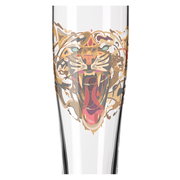 Weizenbierglas mit einem kunstvollen Tigerdesign, Frontalansicht