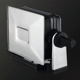 Waffeleisen Professional in seitlicher Perspektive mit Edelstahlgehäuse und schwarzem Griff.