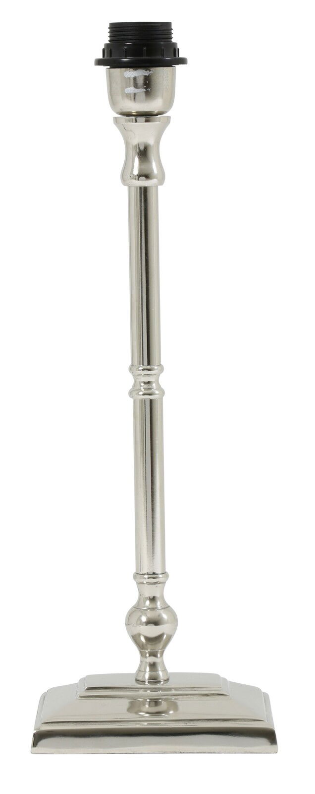 Silberner Lampenfuß aus Metall mit rechteckiger Basis, frontal fotografiert.
