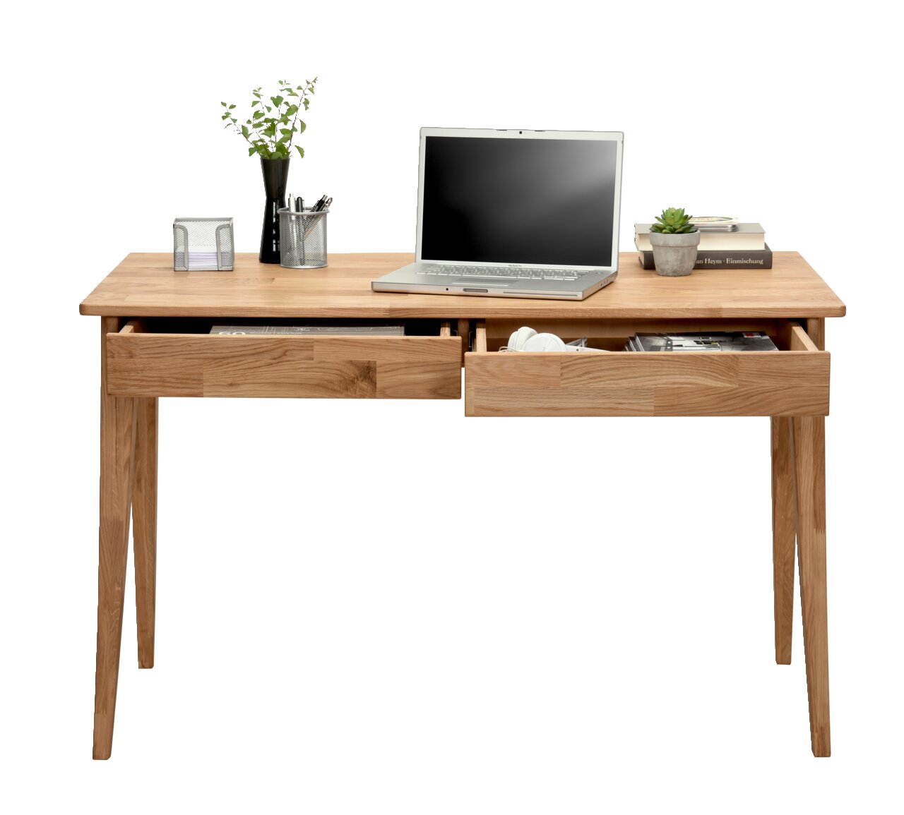 Moderner Holzschreibtisch mit zwei offenen Schubladen, Laptop, Pflanzen und Schreibutensilien, Frontalansicht.