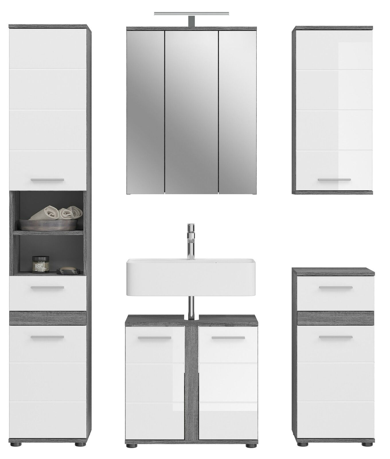 Frontale Ansicht einer modernen Badkombination mit Beleuchtung, bestehend aus einem Spiegelschrank, einem Waschbeckenunterschrank und mehreren Schränken in Weiß und Grau.