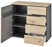 Kommode mit drei offenen Schubladen und einer geöffneten Tür, aus hellem Holz und dunklem Korpus, Perspektive von vorne rechts