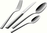 Elegantes Besteckset aus Edelstahl, bestehend aus Gabel, Messer, Esslöffel und Teelöffel, in seitlicher Perspektive.