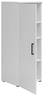 Weiße Kommode mit schwarzem Griff, teilweise geöffnete Tür, seitliche Perspektive